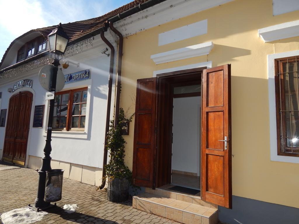 Apartament Csillagvirag Apartman Mosonmagyaróvár Zewnętrze zdjęcie