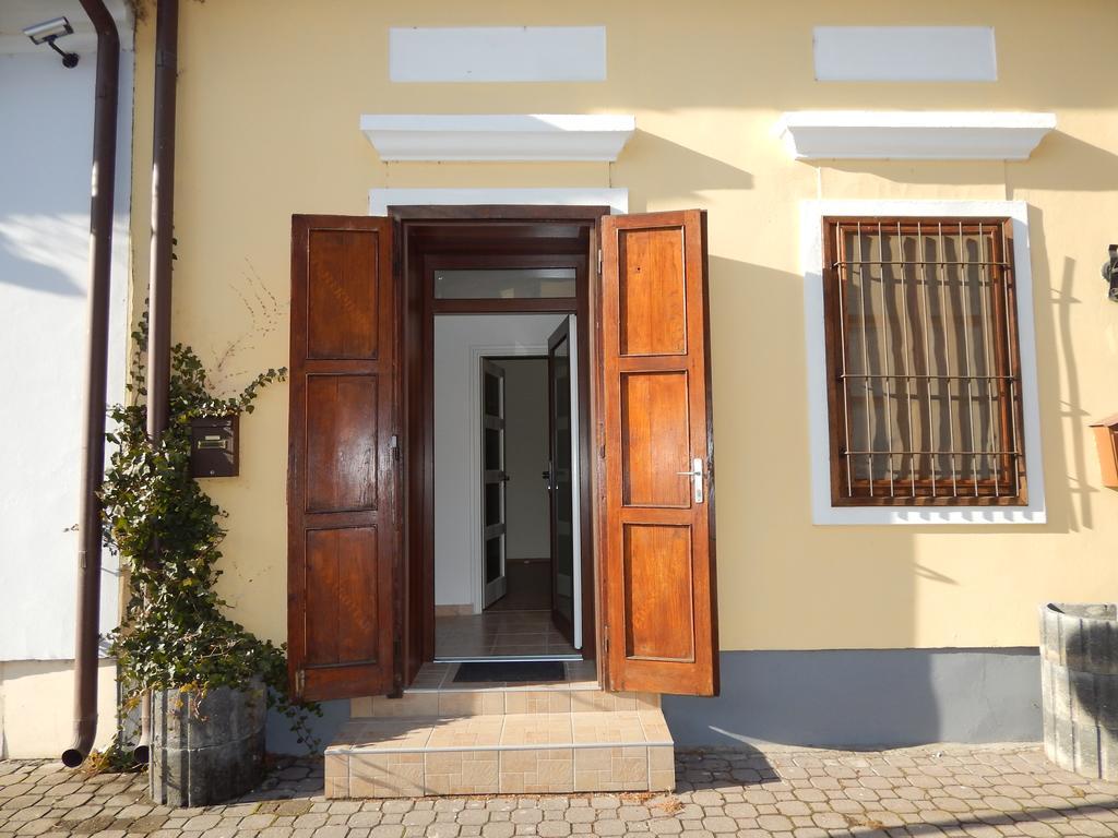 Apartament Csillagvirag Apartman Mosonmagyaróvár Zewnętrze zdjęcie